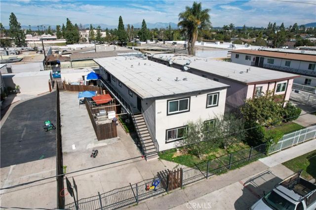 1917 W Myrtle, Santa Ana, CA 92703