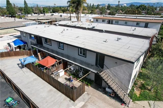 1917 W Myrtle, Santa Ana, CA 92703