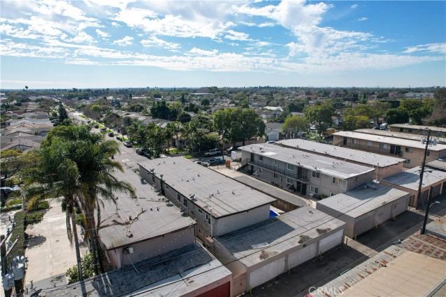 1917 W Myrtle, Santa Ana, CA 92703