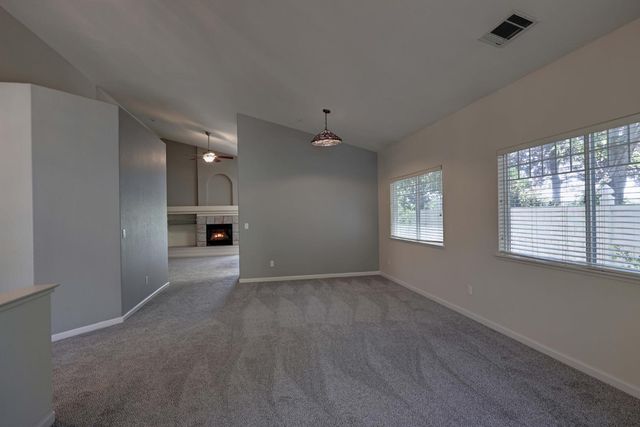 561 Silkwood Dr, Auburn, CA 95603