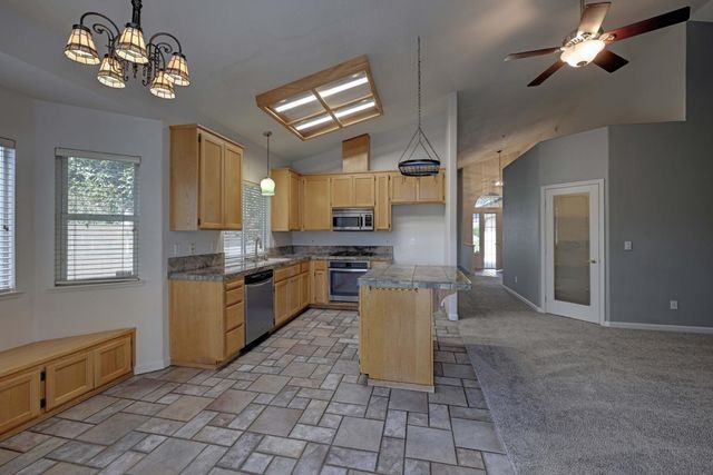 561 Silkwood Dr, Auburn, CA 95603