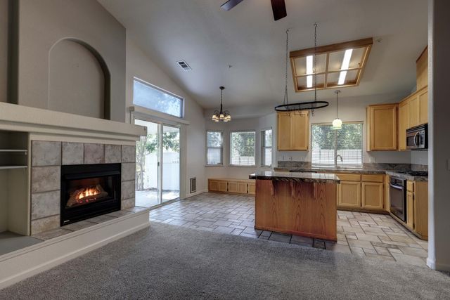 561 Silkwood Dr, Auburn, CA 95603