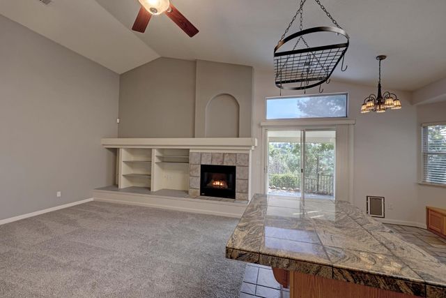 561 Silkwood Dr, Auburn, CA 95603