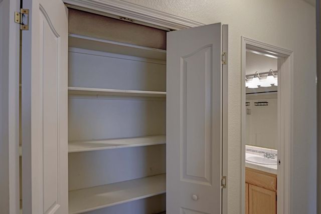 561 Silkwood Dr, Auburn, CA 95603