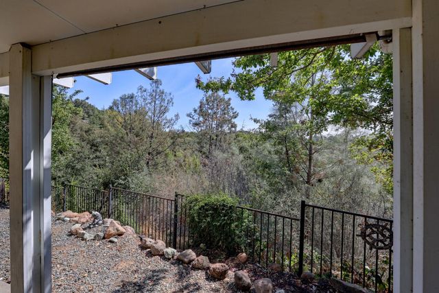 561 Silkwood Dr, Auburn, CA 95603