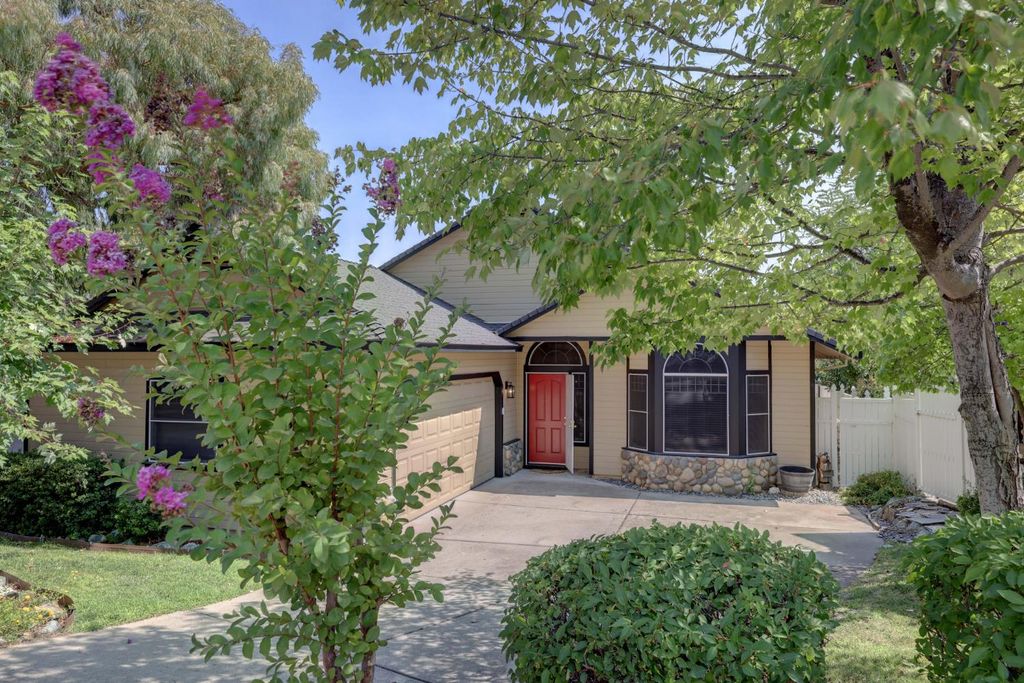 561 Silkwood Dr, Auburn, CA 95603