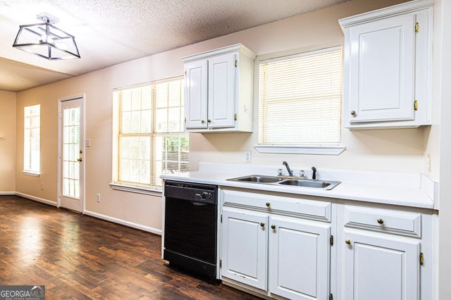 102 Honey Lane, Mcdonough, GA 30252