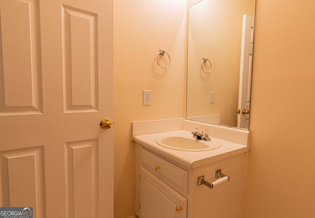 102 Honey Lane, Mcdonough, GA 30252