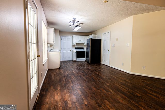 102 Honey Lane, Mcdonough, GA 30252