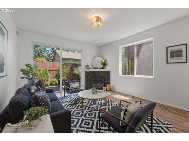 11812 Se HANNAH Ln, Portland, OR 97266