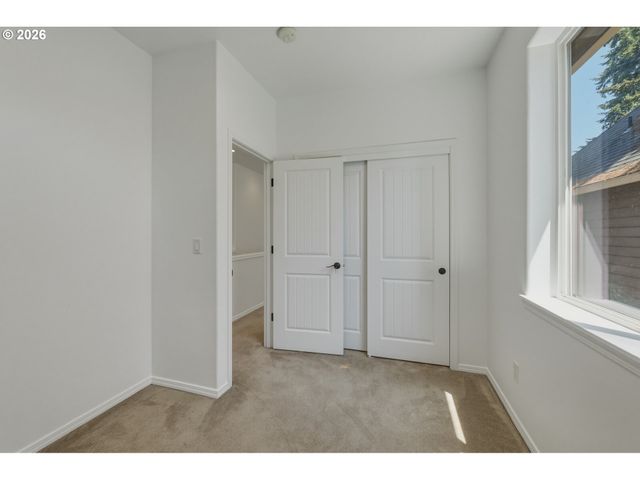 11812 Se HANNAH Ln, Portland, OR 97266