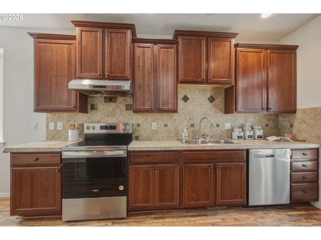 11812 Se HANNAH Ln, Portland, OR 97266