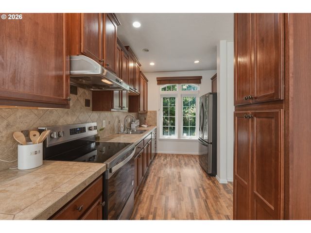 11812 Se HANNAH Ln, Portland, OR 97266