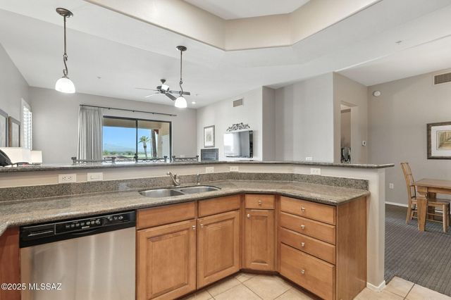 5775 S Camino del Sol Unit 5204, Green Valley, AZ 85622