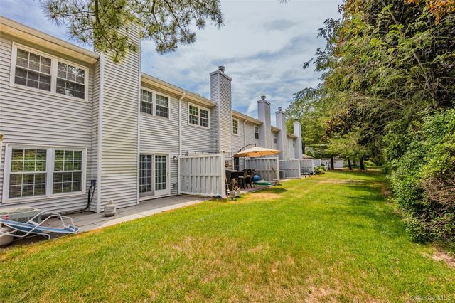 1406 Sara Circle, Port Jefferson Station, NY 11776