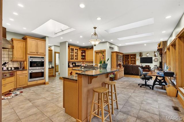 11445 Casa Nella Montagna, Marthasville, MO 63357