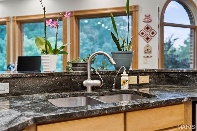 11445 Casa Nella Montagna, Marthasville, MO 63357