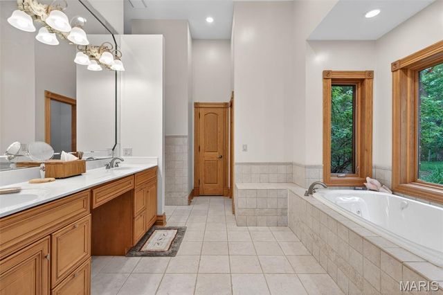 11445 Casa Nella Montagna, Marthasville, MO 63357