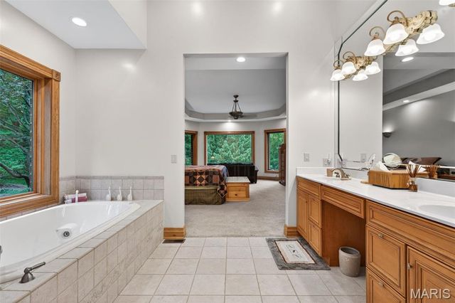 11445 Casa Nella Montagna, Marthasville, MO 63357