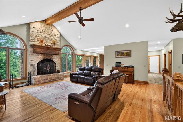 11445 Casa Nella Montagna, Marthasville, MO 63357