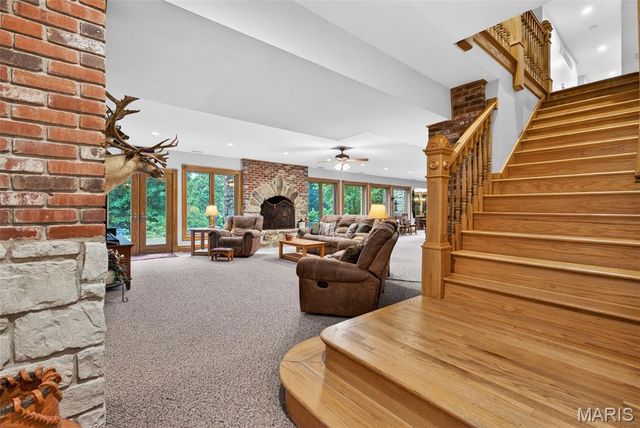 11445 Casa Nella Montagna, Marthasville, MO 63357