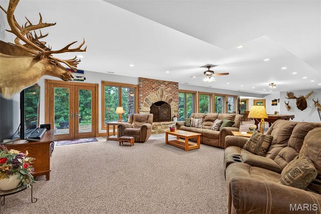 11445 Casa Nella Montagna, Marthasville, MO 63357