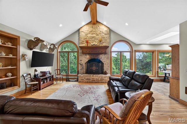 11445 Casa Nella Montagna, Marthasville, MO 63357