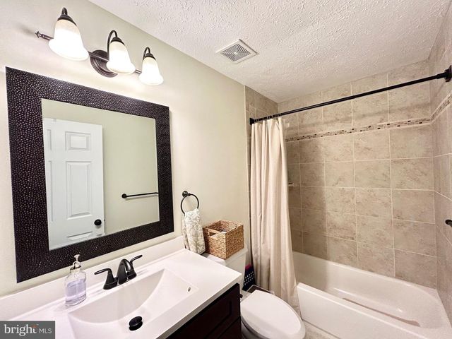 137 RAMSEY AVE, Marlton, NJ 08053