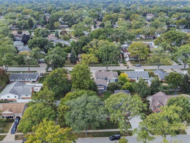 1194 Cedar Lane, Elk Grove Village, IL 60007