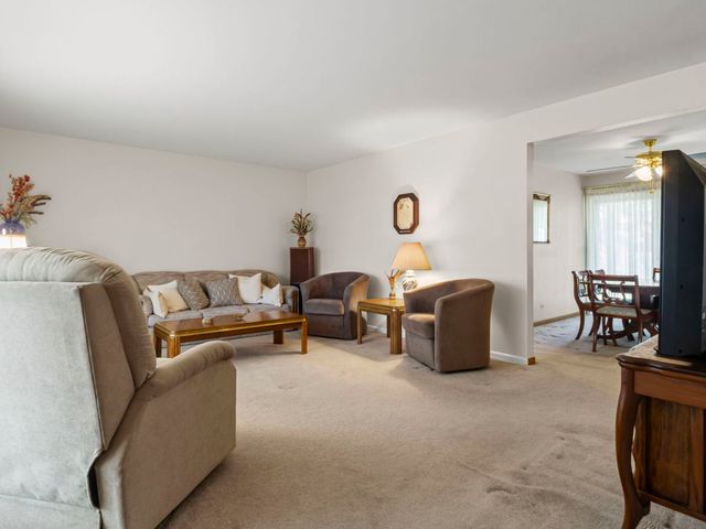 1194 Cedar Lane, Elk Grove Village, IL 60007