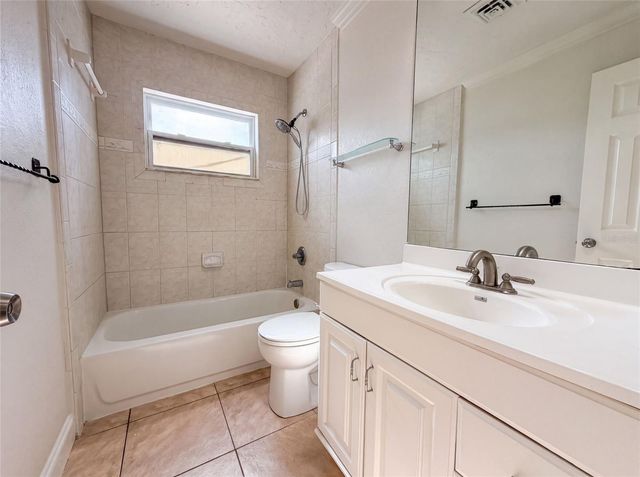 1672 JUPITER ROAD, Venice, FL 34293
