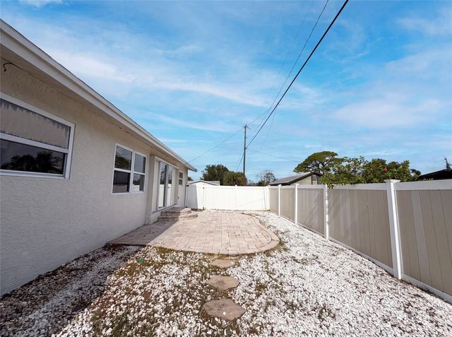 1672 JUPITER ROAD, Venice, FL 34293