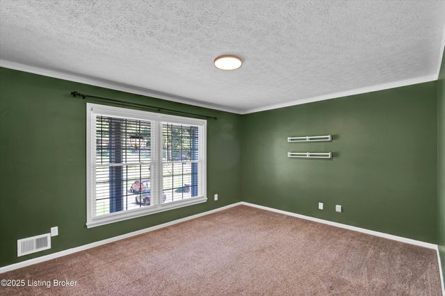 9305 Hi View Ln, Louisville, KY 40272