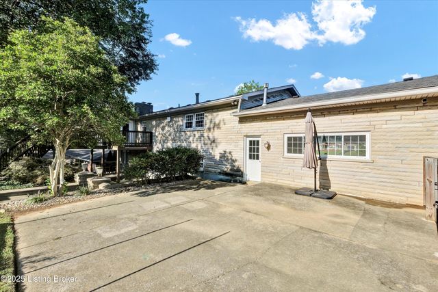 9305 Hi View Ln, Louisville, KY 40272