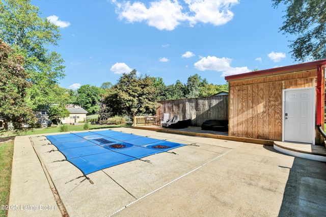 9305 Hi View Ln, Louisville, KY 40272