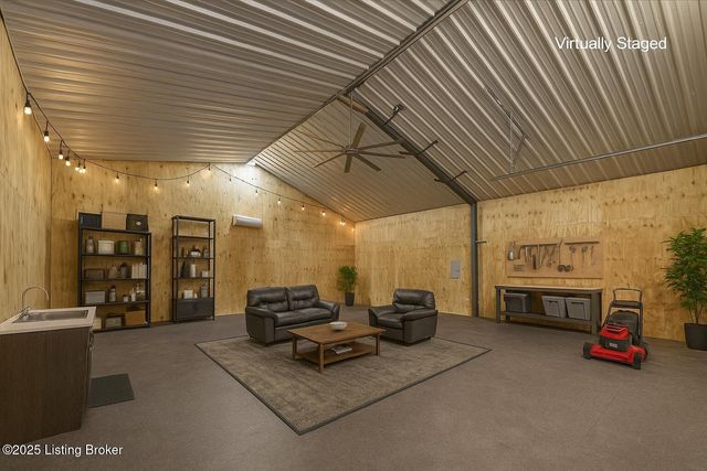 9305 Hi View Ln, Louisville, KY 40272