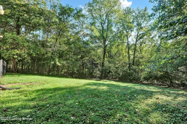 9305 Hi View Ln, Louisville, KY 40272