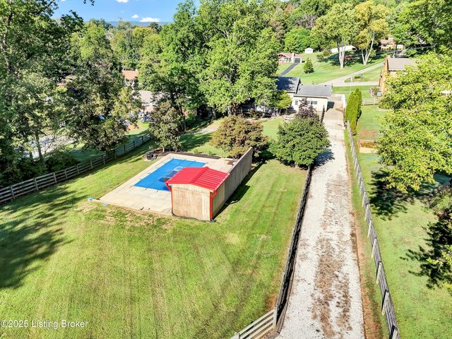 9305 Hi View Ln, Louisville, KY 40272