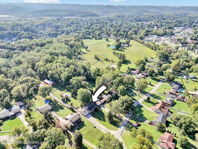 9305 Hi View Ln, Louisville, KY 40272