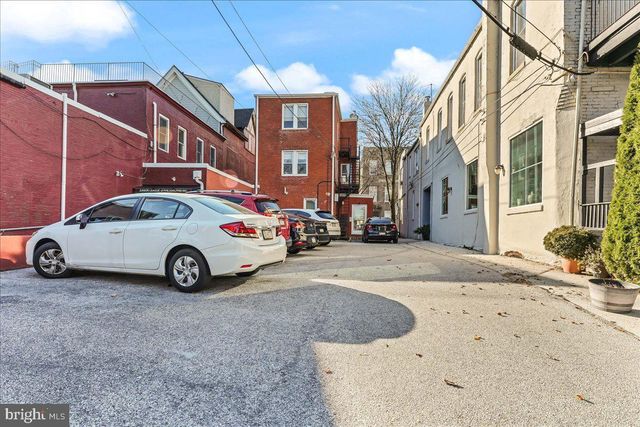 29 W LANCASTER, Ardmore, PA 19003