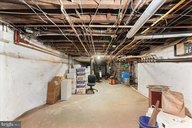 29 W LANCASTER, Ardmore, PA 19003
