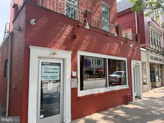 29 W LANCASTER, Ardmore, PA 19003