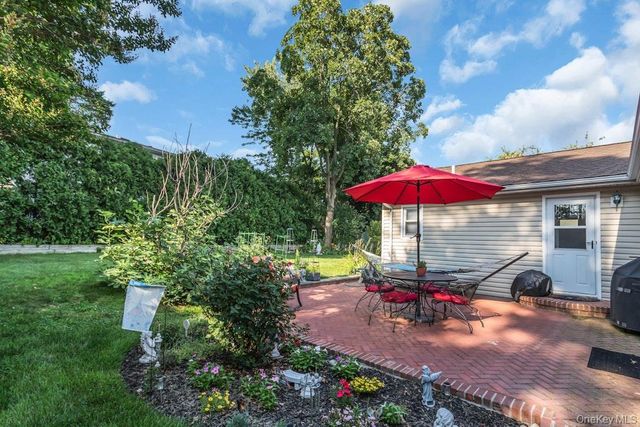 6 Emerald Drive, Glen Cove, NY 11542