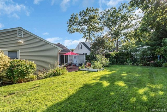 6 Emerald Drive, Glen Cove, NY 11542