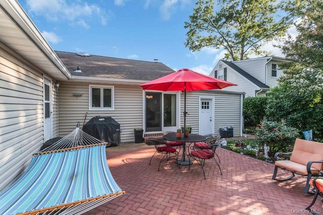 6 Emerald Drive, Glen Cove, NY 11542