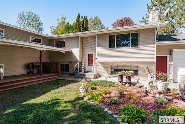 561 E 1200 N, Shelley, ID 83274
