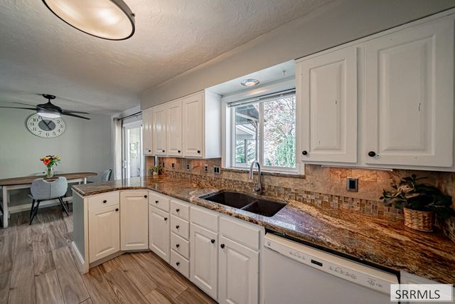 561 E 1200 N, Shelley, ID 83274