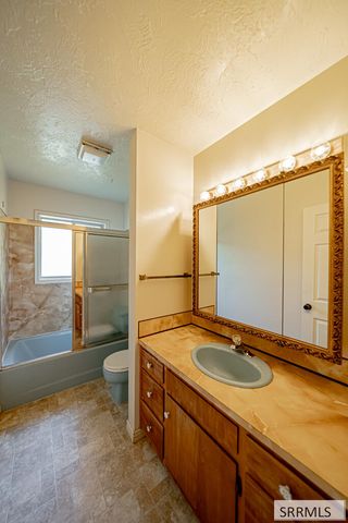 561 E 1200 N, Shelley, ID 83274