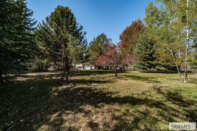 561 E 1200 N, Shelley, ID 83274