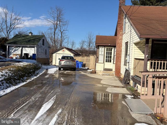 9250 JONESTOWN RD, Grantville, PA 17028